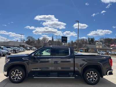 2022 GMC 1500 Crew Cab, $51800. Photo 5