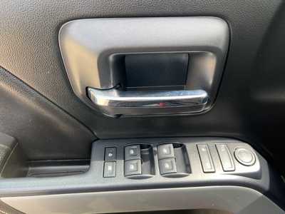 2017 Chevrolet 1500 Crew Cab, $26500. Photo 9