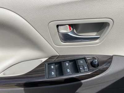 2015 Toyota Sienna, $21500. Photo 9