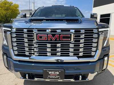 2025 GMC 3500 Crew Cab, $80930. Photo 3