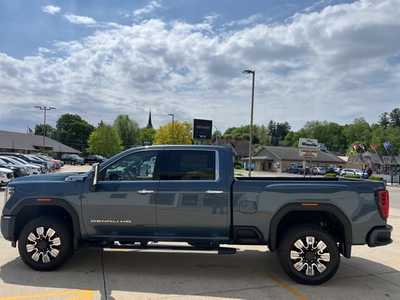 2025 GMC 3500 Crew Cab, $80930. Photo 5