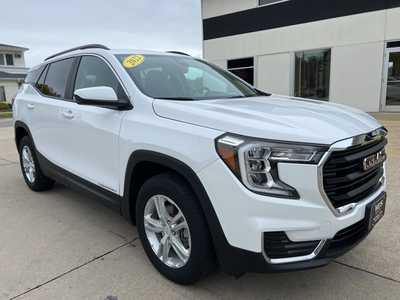 2022 GMC Terrain, $25600. Photo 2