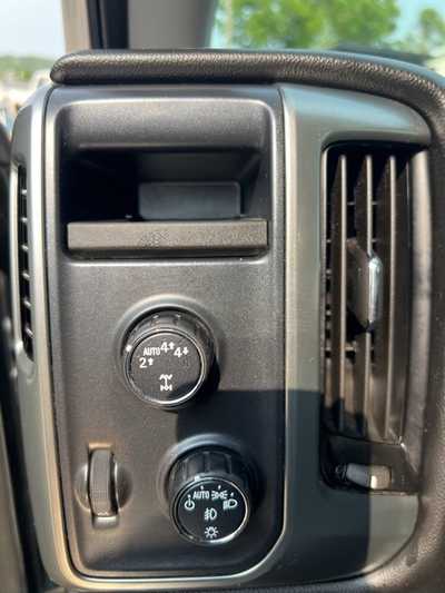 2018 Chevrolet 1500 Crew Cab, $22800. Photo 12