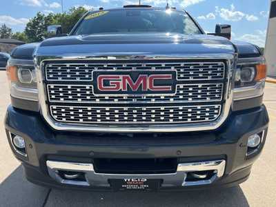 2018 GMC 2500 Crew Cab, $39950. Photo 3