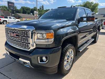 2018 GMC 2500 Crew Cab, $39950. Photo 4