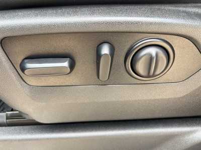 2021 GMC 1500 Crew Cab, $43900. Photo 12