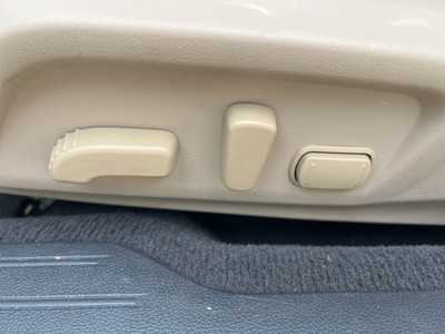 2015 Subaru Legacy, $12500. Photo 10