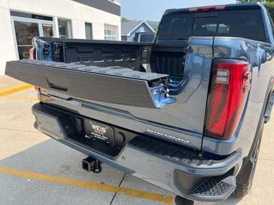 2025 GMC 3500 Crew Cab, $91235. Photo 11