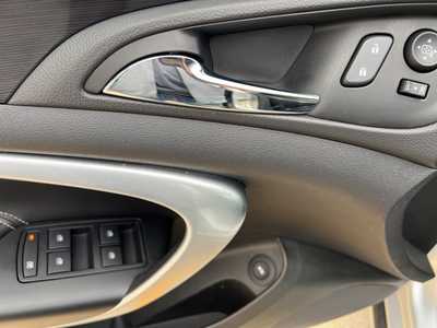 2015 Buick Regal, $11900. Photo 9