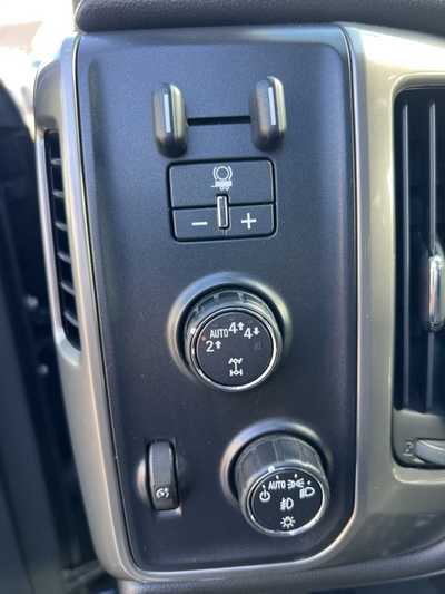 2017 Chevrolet 1500 Crew Cab, $28500. Photo 12