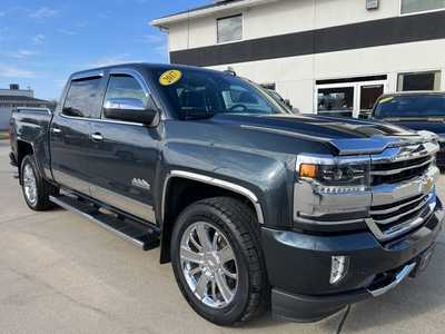 2017 Chevrolet 1500 Crew Cab, $28500. Photo 2