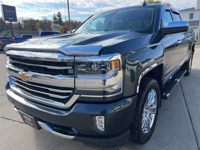 2017 Chevrolet 1500 Crew Cab, $28500. Photo 4