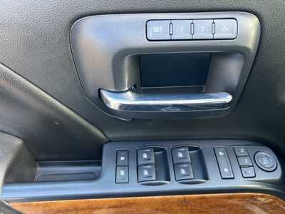 2017 Chevrolet 1500 Crew Cab, $28500. Photo 9