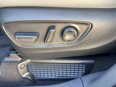 2023 Toyota Sienna, $. Photo 10