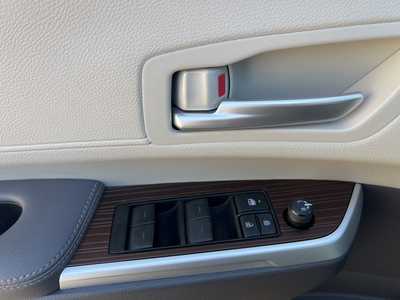 2023 Toyota Sienna, $. Photo 9