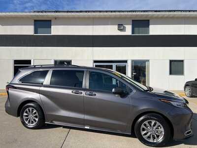 2023 Toyota Sienna, $41500. Photo 1