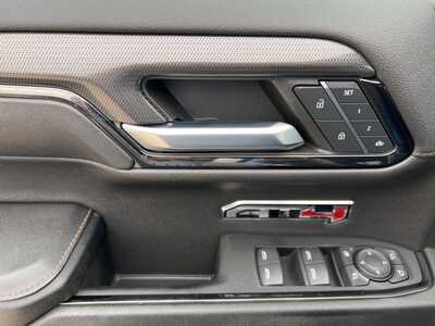 2024 GMC 1500 Crew Cab, $58200. Photo 12