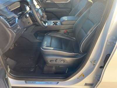 2025 GMC Acadia, $53700. Photo 11