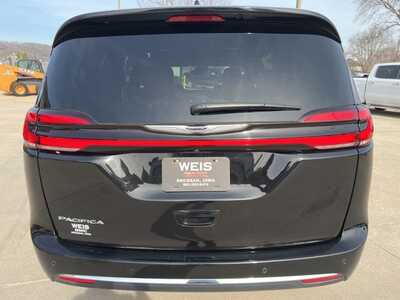 2025 Chrysler Pacifica, $31600. Photo 7