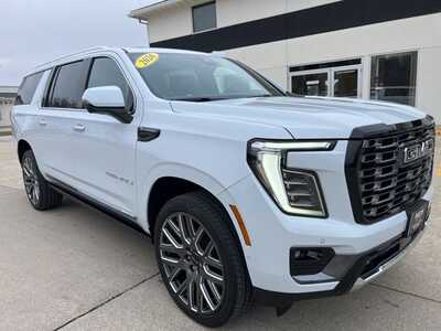 2026 GMC Yukon XL, $113385. Photo 2