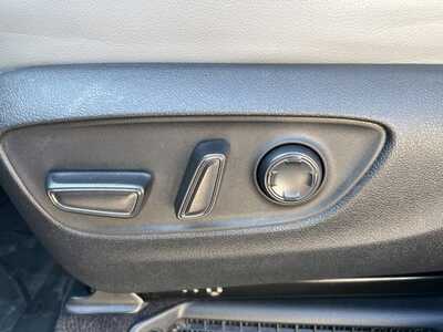 2023 Toyota Sienna, $49000. Photo 10
