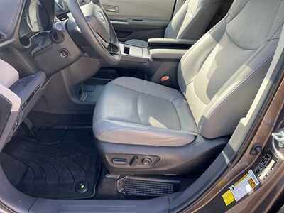 2023 Toyota Sienna, $49000. Photo 11