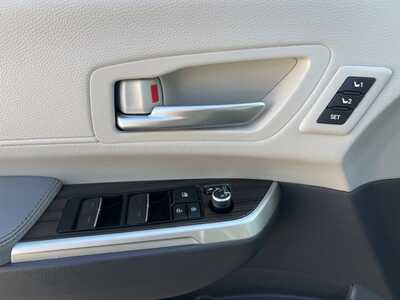 2023 Toyota Sienna, $49000. Photo 9