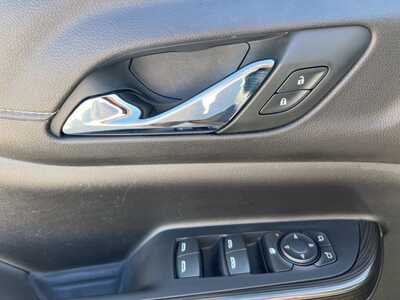 2023 GMC Acadia, $28000. Photo 9