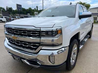 2018 Chevrolet 1500 Crew Cab, $32500. Photo 4
