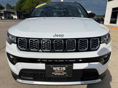 2025 Jeep Compass, $24000. Photo 3