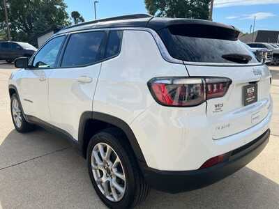 2025 Jeep Compass, $24000. Photo 6