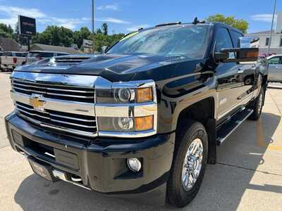 2017 Chevrolet 3500 Crew Cab, $48900. Photo 4