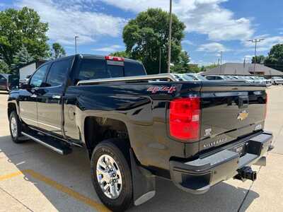 2017 Chevrolet 3500 Crew Cab, $48900. Photo 6