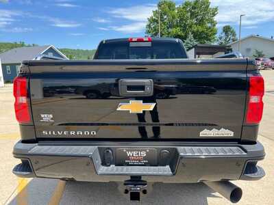 2017 Chevrolet 3500 Crew Cab, $48900. Photo 7