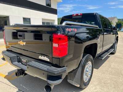 2017 Chevrolet 3500 Crew Cab, $48900. Photo 8