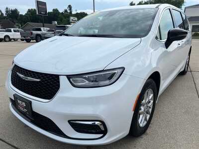 2026 Chrysler Pacifica, $31900. Photo 4