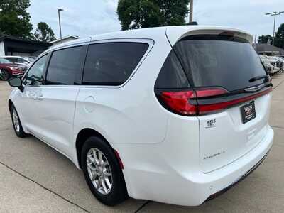 2026 Chrysler Pacifica, $31900. Photo 6