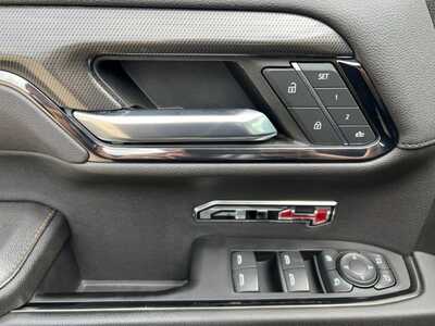 2022 GMC 1500 Crew Cab, $42900. Photo 12