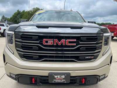 2022 GMC 1500 Crew Cab, $42900. Photo 3