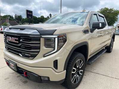 2022 GMC 1500 Crew Cab, $42900. Photo 4