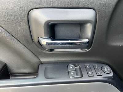2018 Chevrolet 1500 Reg Cab, $32900. Photo 9