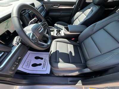 2027 GMC Terrain, $39560. Photo 11