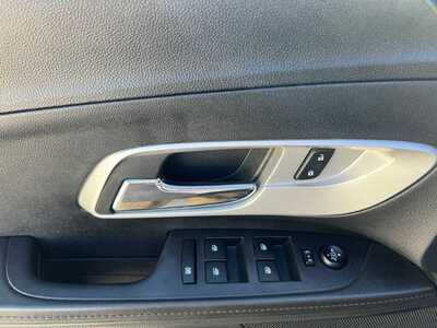 2017 Chevrolet Equinox, $7995. Photo 9