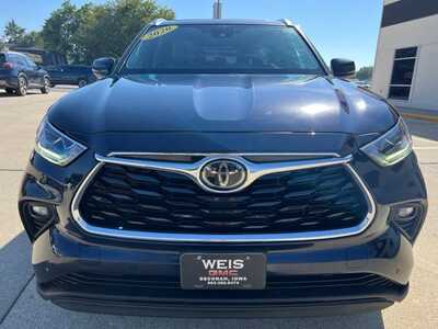 2020 Toyota Highlander, $30250. Photo 3