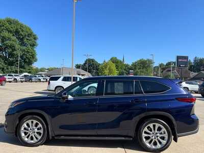2020 Toyota Highlander, $30250. Photo 5