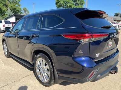 2020 Toyota Highlander, $30250. Photo 6