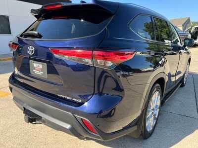 2020 Toyota Highlander, $30250. Photo 8