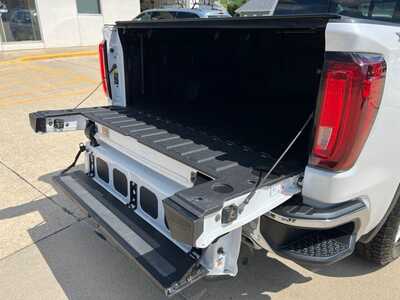 2023 GMC 1500 Crew Cab, $42900. Photo 10