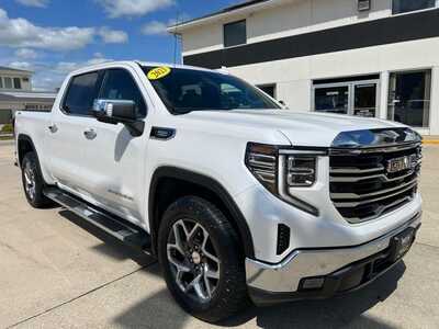 2023 GMC 1500 Crew Cab, $42900. Photo 2
