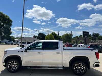 2023 GMC 1500 Crew Cab, $42900. Photo 5